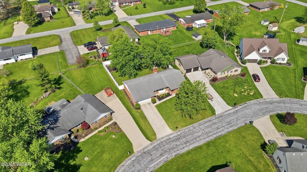 Photo of 833 Glyncrest Drive, Wapakoneta, OH 45895 (MLS # 310074)