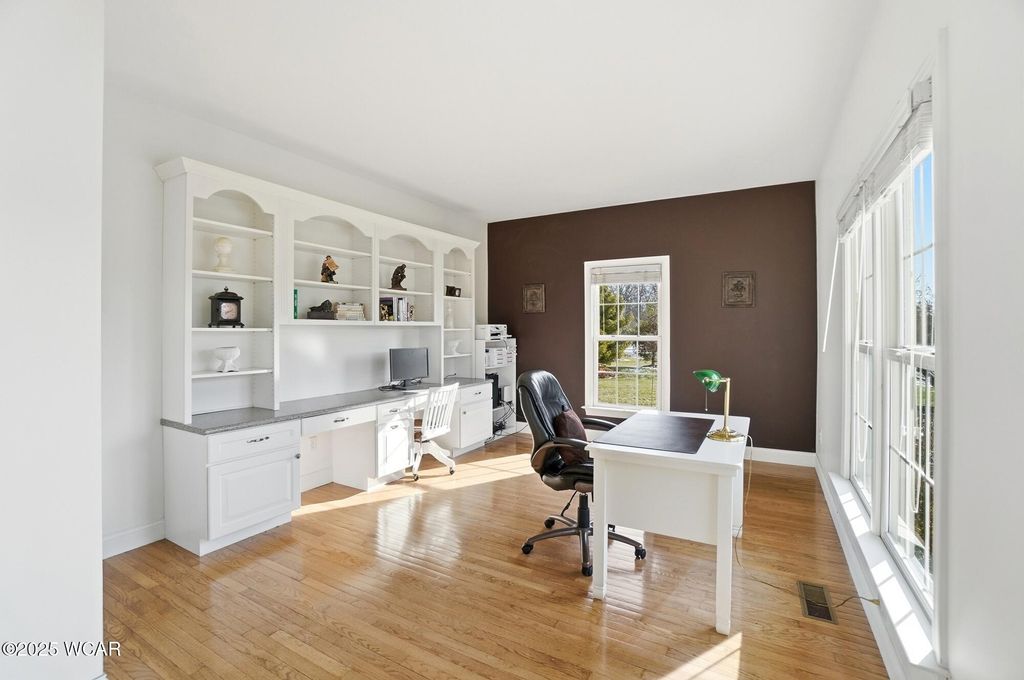 Photo of 2905 Oak Hill Court, Lima, OH 45805 (MLS # 309073)