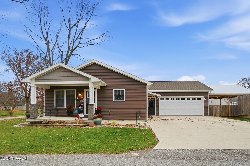 Photo of 312 Woodlawn Avenue, Lafayette, OH 45854 (MLS # 308905)