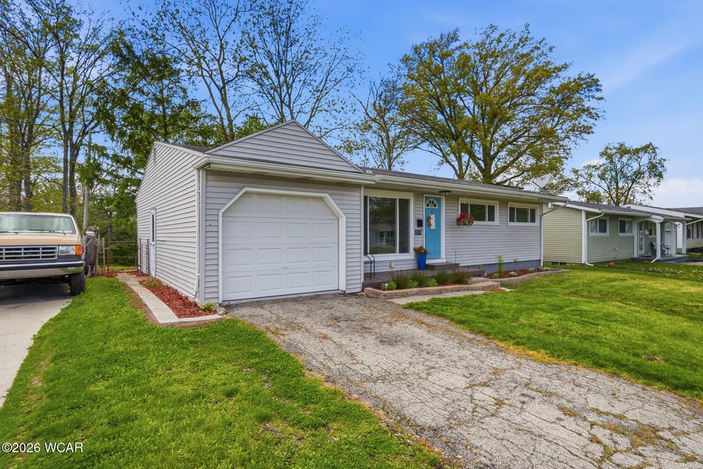 Photo of 1609 Karen Street, Lima, OH 45801 (MLS # 310015)