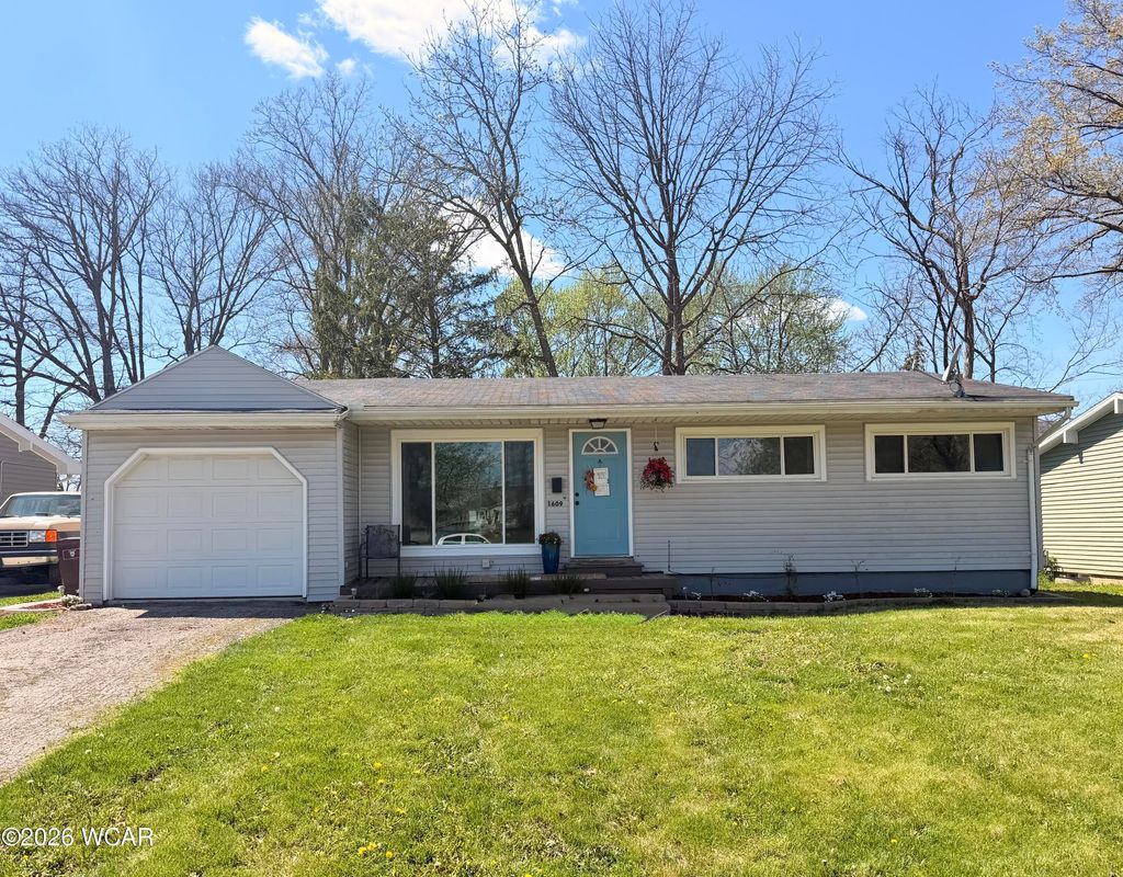 Photo of 1609 Karen Street, Lima, OH 45801 (MLS # 310015)