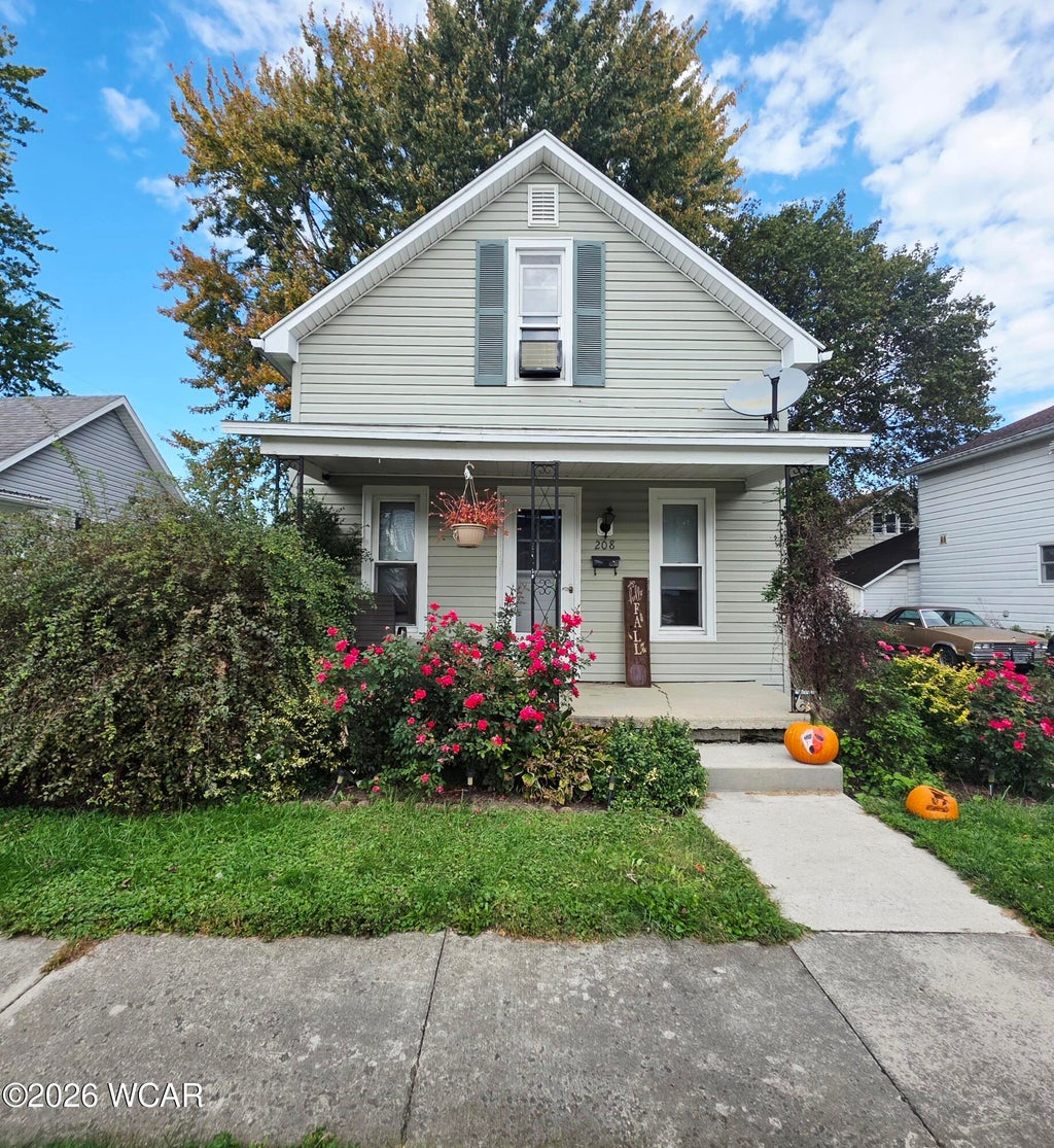 Photo of 208 W Montford Avenue, Ada, OH 45810 (MLS # 311931)