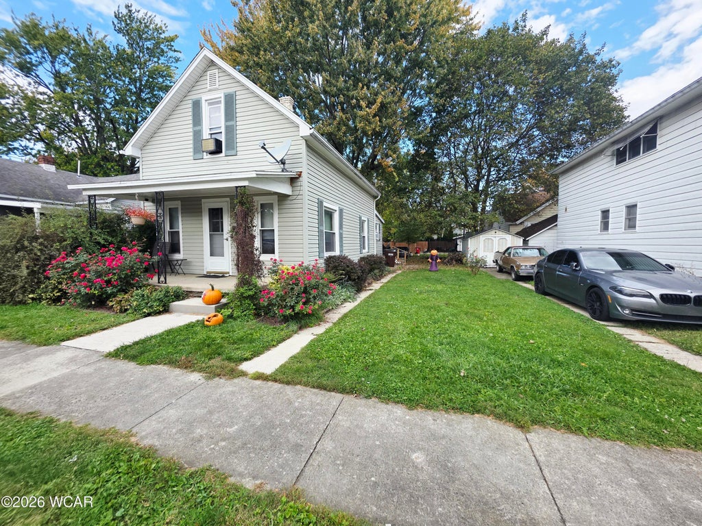 Photo of 208 W Montford Avenue, Ada, OH 45810 (MLS # 311931)
