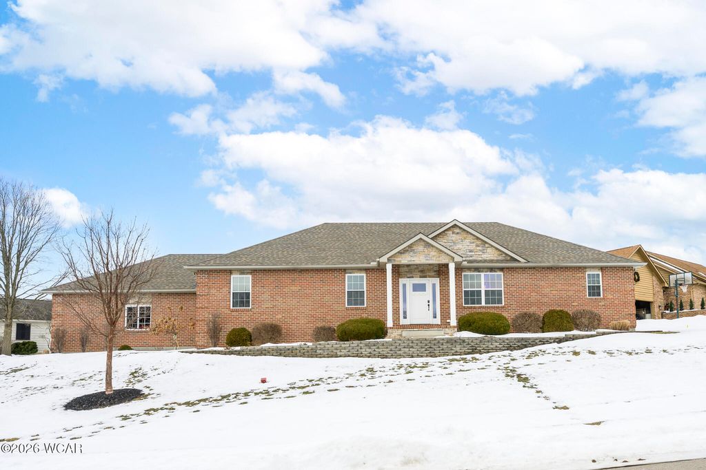 Photo of 805 Creekview Court, Bellefontaine, OH 43311 (MLS # 309420)