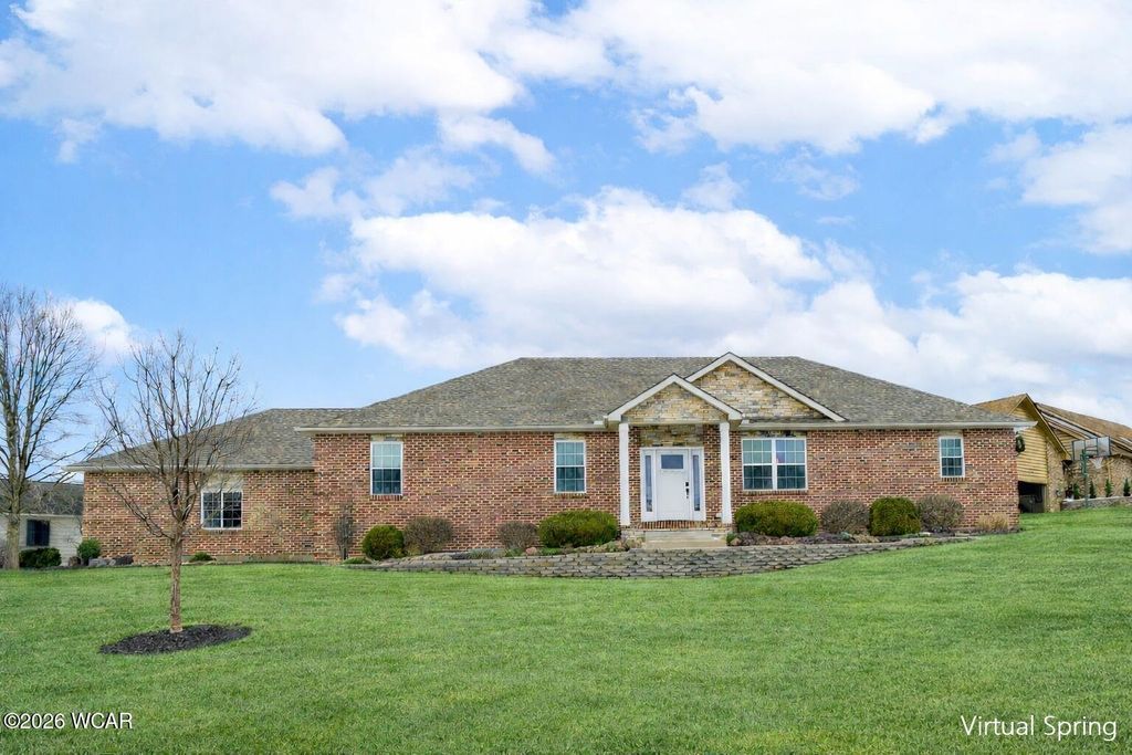 Photo of 805 Creekview Court, Bellefontaine, OH 43311 (MLS # 309420)