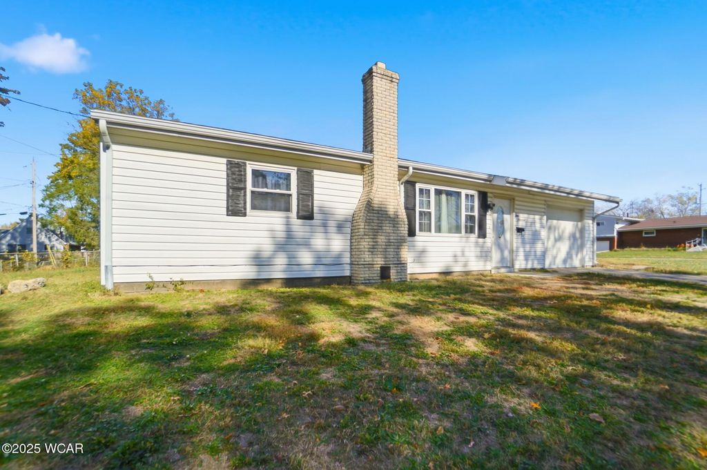 Photo of 400 W Northern Avenue, Lima, OH 45801 (MLS # 308766)