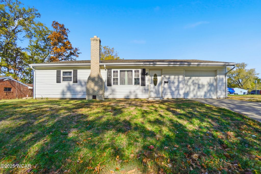 Photo of 400 W Northern Avenue, Lima, OH 45801 (MLS # 308766)