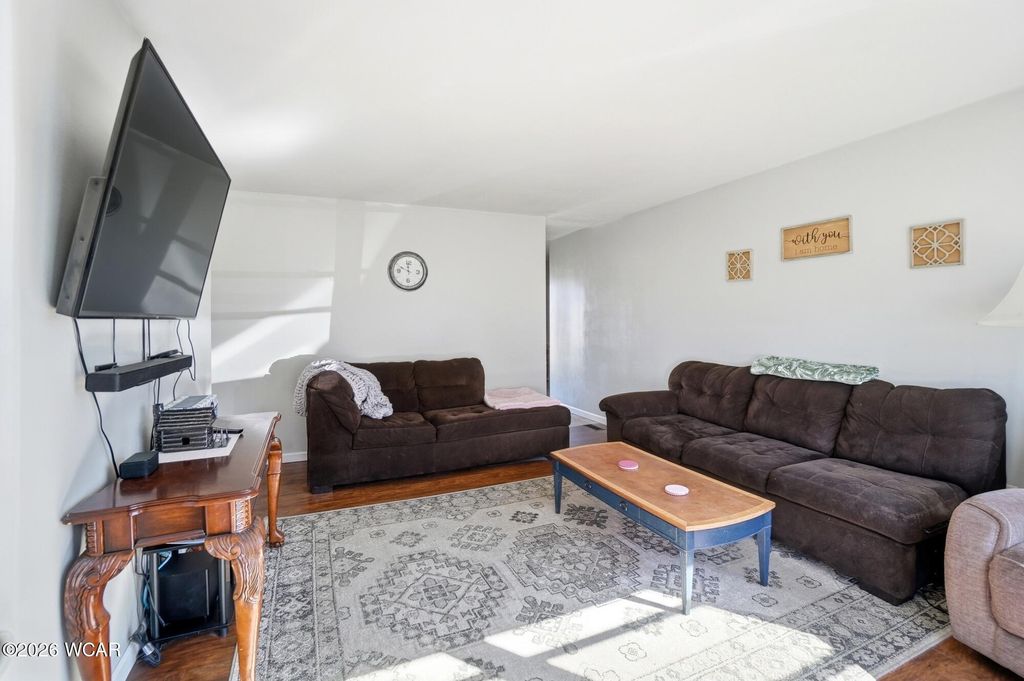 Photo of 660 W Lane Avenue, Lima, OH 45801 (MLS # 309641)