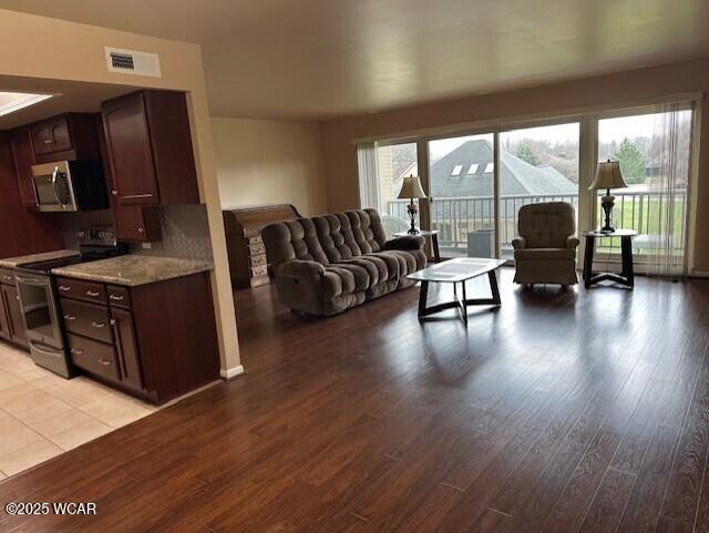 Lima, Ohio 45805, United States, 2 Bedrooms Bedrooms, ,2 BathroomsBathrooms,Residential,Active,98138