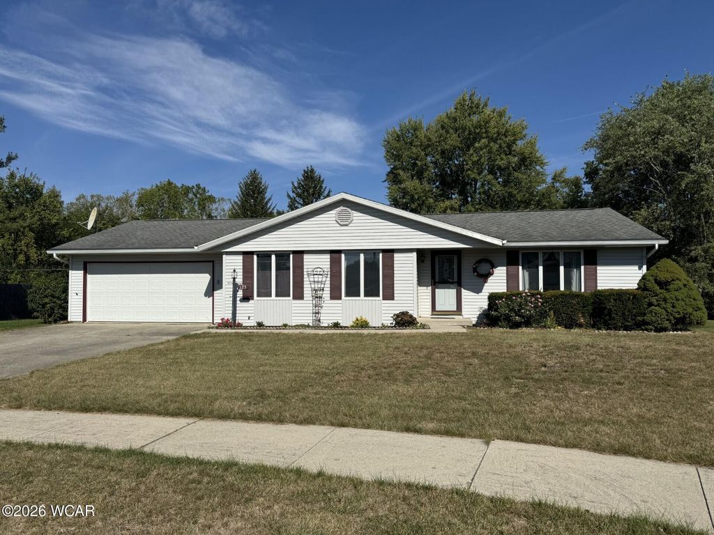 Photo of 125 Lansing Lane, Lima, OH 45805 (MLS # 309855)