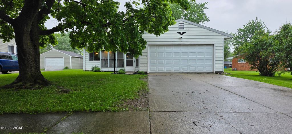Photo of 429 Lewis Boulevard, Lima, OH 45801 (MLS # 310117)