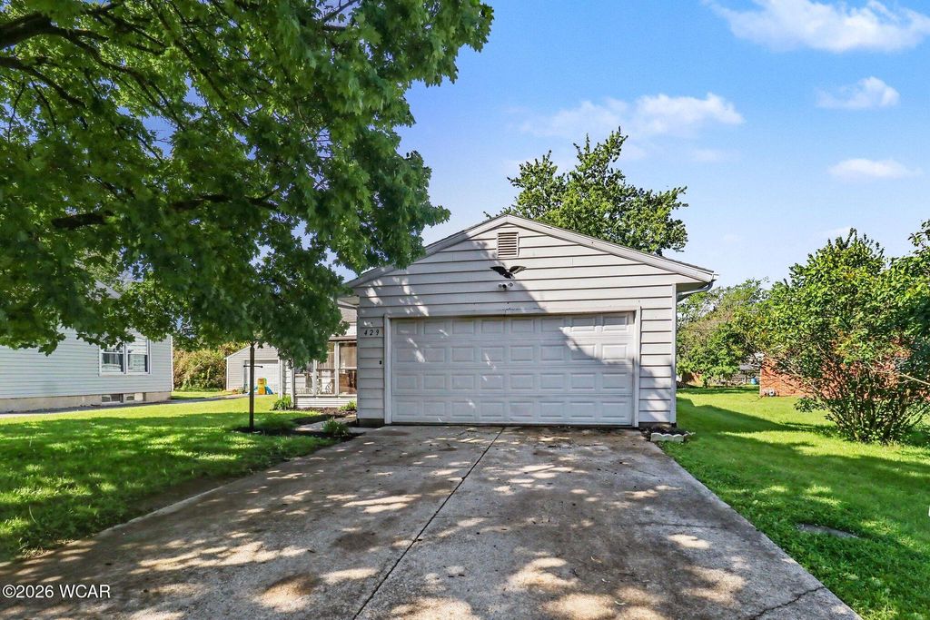 Photo of 429 Lewis Boulevard, Lima, OH 45801 (MLS # 310117)