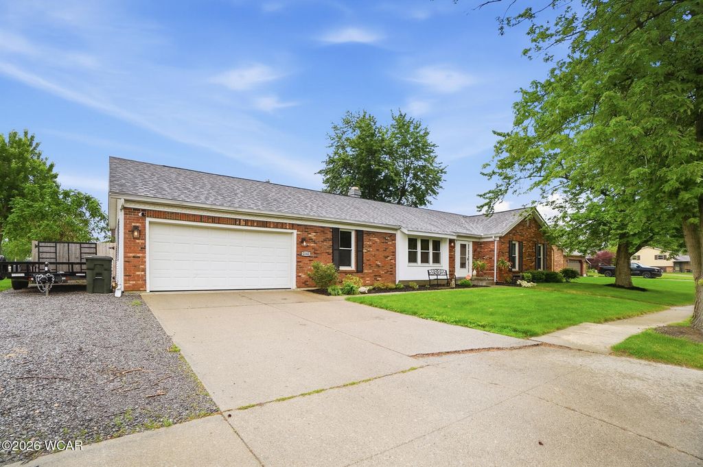 Photo of 2142 Kimberly Drive, Lima, OH 45805 (MLS # 310399)