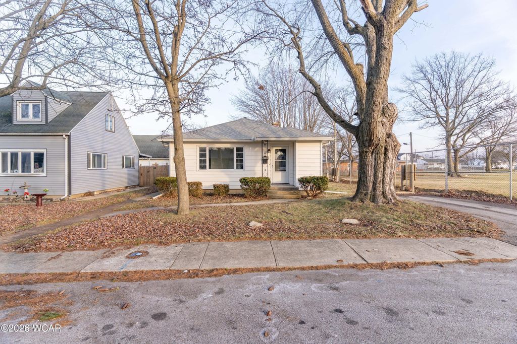 Photo of 618 Montrose Street, Sidney, OH 45365 (MLS # 309147)
