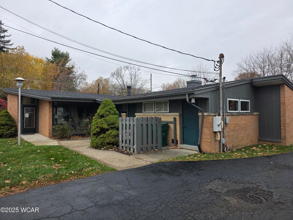 Photo of 1331 W Market Street, Lima, OH 45805 (MLS # 308864)