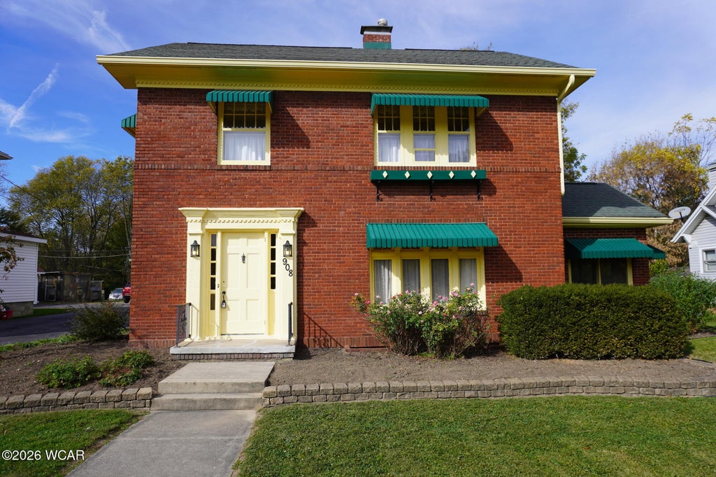 Photo of 908 W Auglaize Street, Wapakoneta, OH 45895 (MLS # 312030)