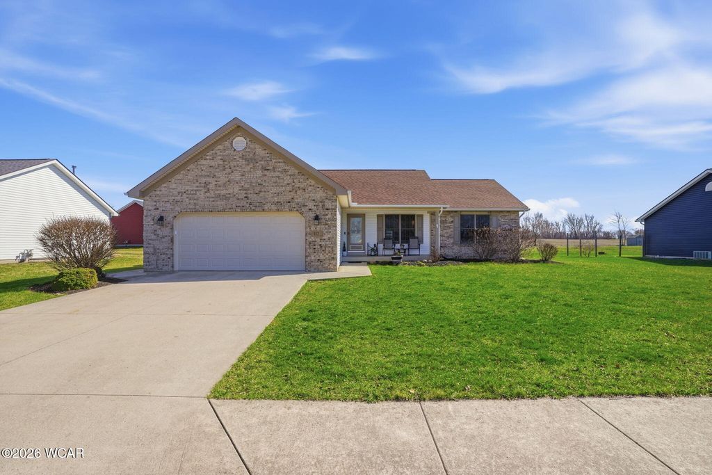 Photo of 112 Parkview Drive, Jackson Center, OH 45334 (MLS # 309666)