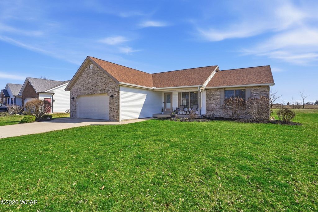 Photo of 112 Parkview Drive, Jackson Center, OH 45334 (MLS # 309666)