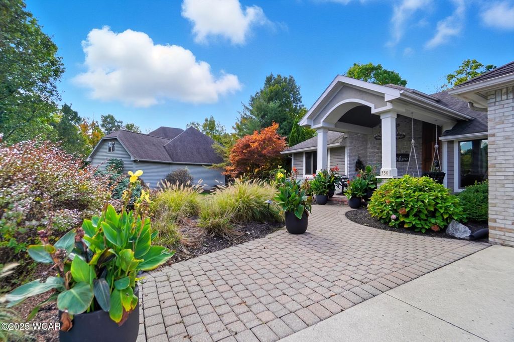 Photo of 550 Tonkawa Trail, Lima, OH 45805 (MLS # 308515)