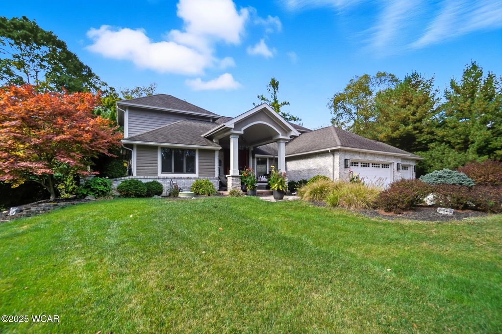 Photo of 550 Tonkawa Trail, Lima, OH 45805 (MLS # 308515)