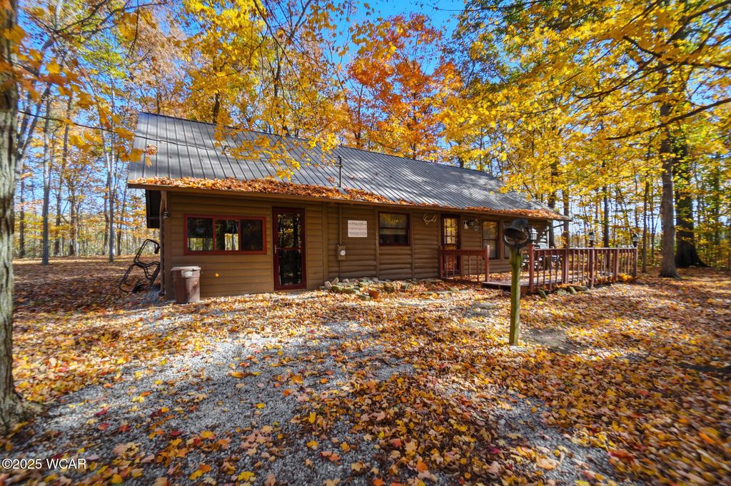 Photo of 3333 S Sunderland Road, Lima, OH 45806 (MLS # 308732)