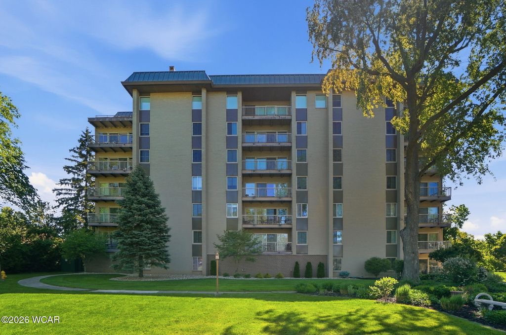 Photo of 1755 Shawnee Road, Lima, OH 45805 (MLS # 310018)