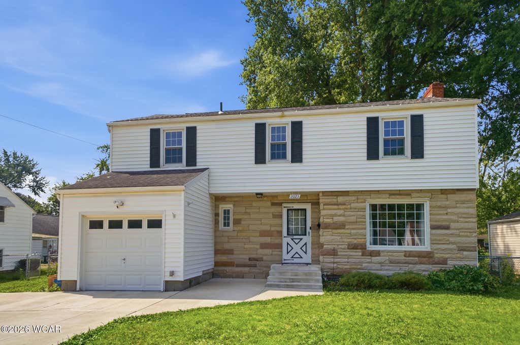 Photo of 2023 W Elm Street, Lima, OH 45805 (MLS # 310748)