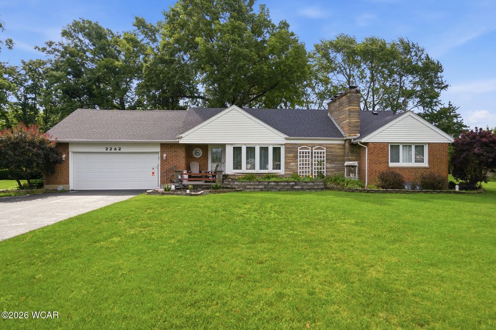 Photo of 3262 Bonnieview Drive, Lima, OH 45801 (MLS # 310635)