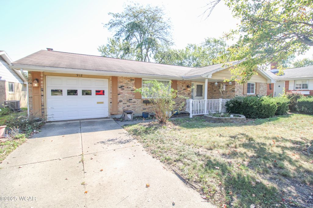 Photo of 918 Cornell Drive, Lima, OH 45805 (MLS # 308453)