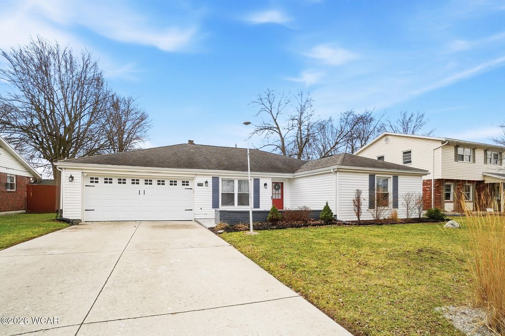 Photo of 2949 Lakewood Avenue, Lima, OH 45805 (MLS # 309501)