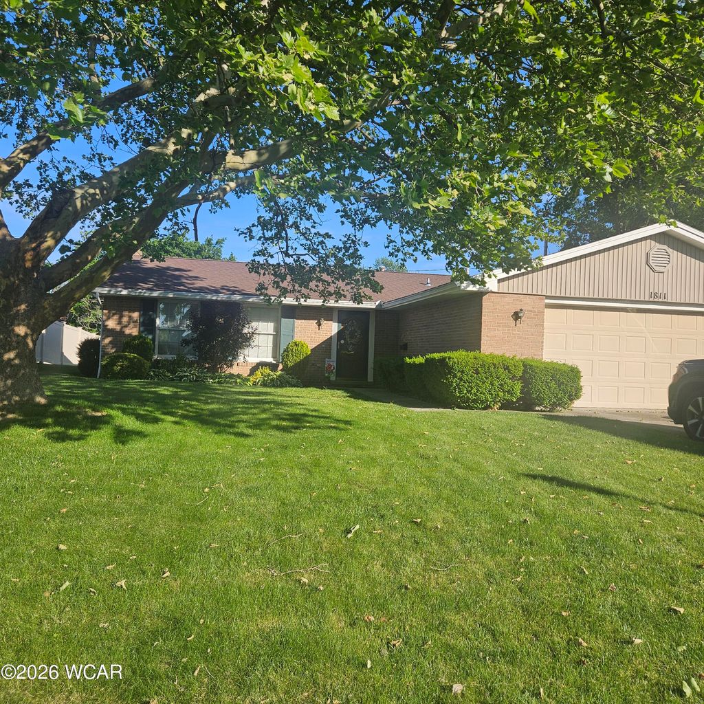 Photo of 1811 Mound Road, Lima, OH 45805 (MLS # 310480)