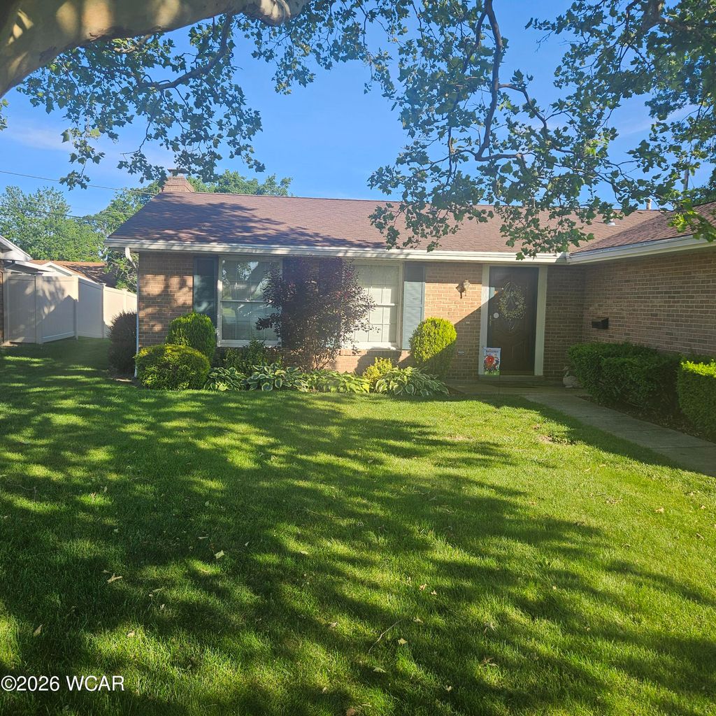 Photo of 1811 Mound Road, Lima, OH 45805 (MLS # 310480)