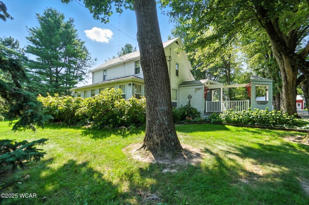 Photo of 8150 Amherst Road, Waynesfield, OH 45896 (MLS # 307957)