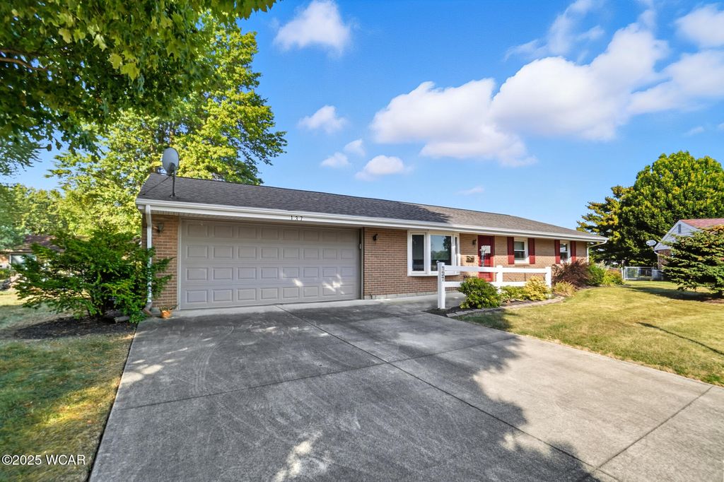 Photo of 137 Woodford Terrace, Lima, OH 45805 (MLS # 308201)