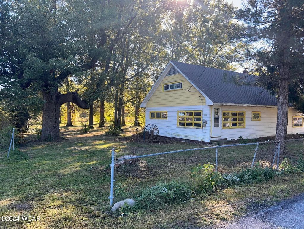 Photo of 812 Christopher Drive, Lima, OH 45801 (MLS # 309306)