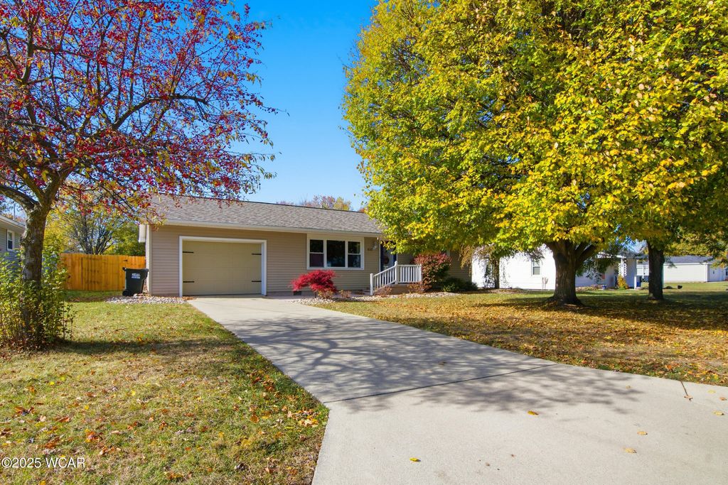 Photo of 825 S Race Street, Van Wert, OH 45891 (MLS # 308740)