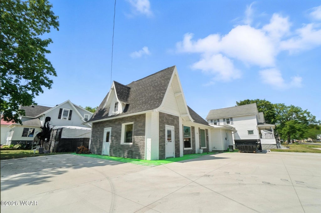 Photo of 620 E Main Street, Van Wert, OH 45891 (MLS # 311015)