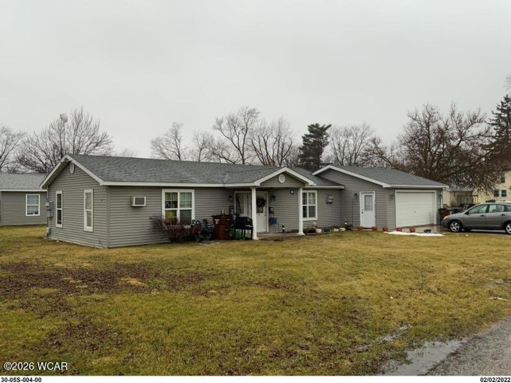 Photo of 802 W Wayne Street, Paulding, OH 45879 (MLS # 310921)