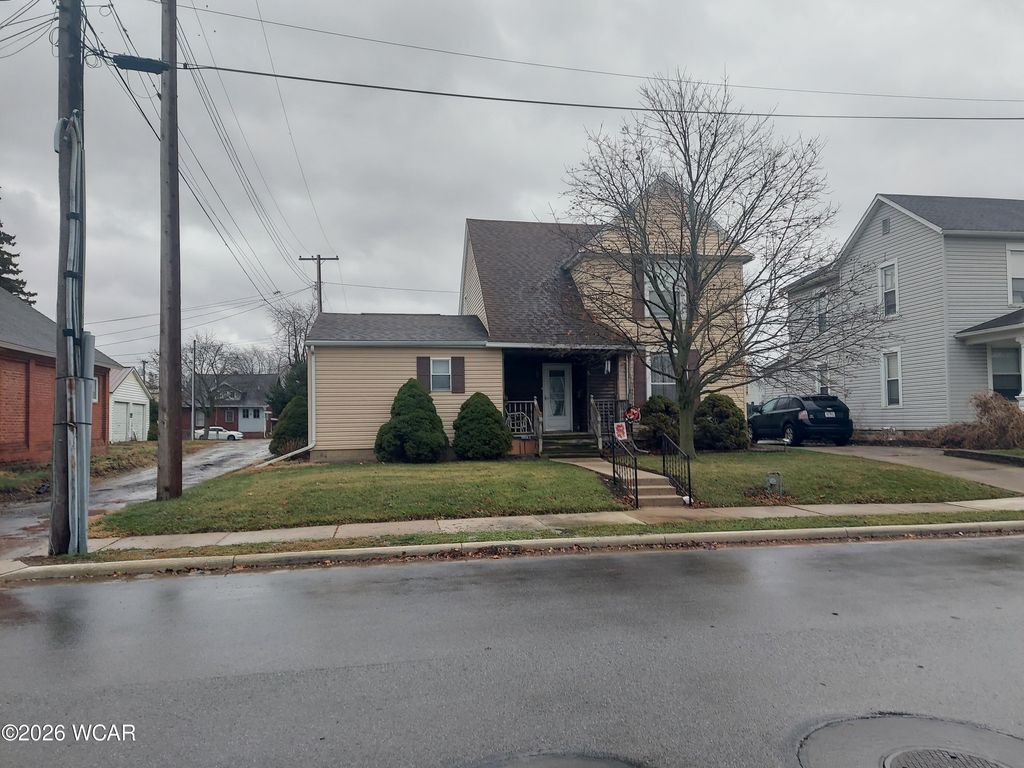 Photo of 8 S Seltzer Street, Wapakoneta, OH 45895 (MLS # 309337)
