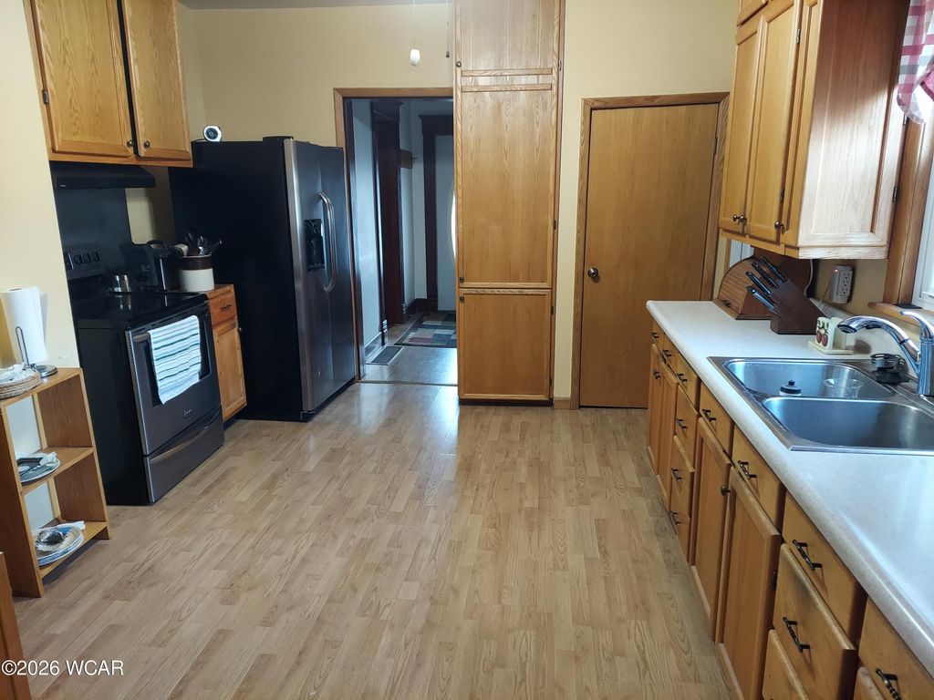 Photo of 8 S Seltzer Street, Wapakoneta, OH 45895 (MLS # 309337)