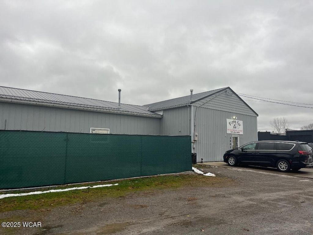 Photo of 36003602 Elida Road, Lima, OH 45807 (MLS # 309060)