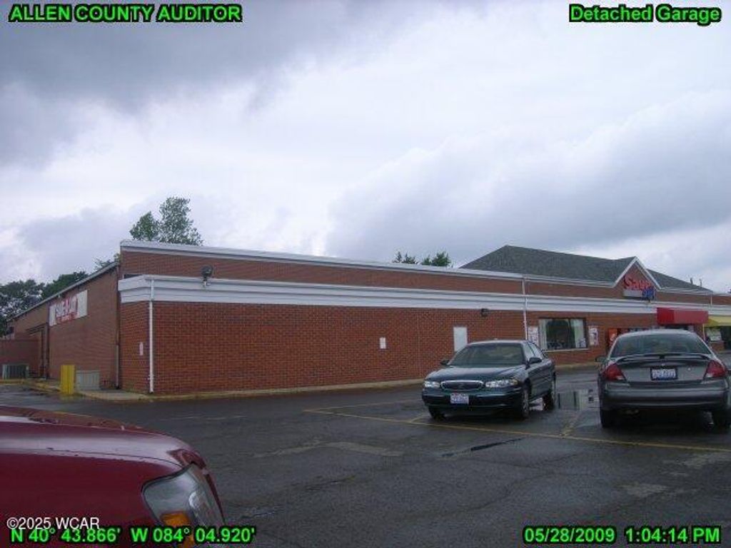 Photo of 1330 bellefontaine Avenue, Lima, OH 45804 (MLS # 308891)