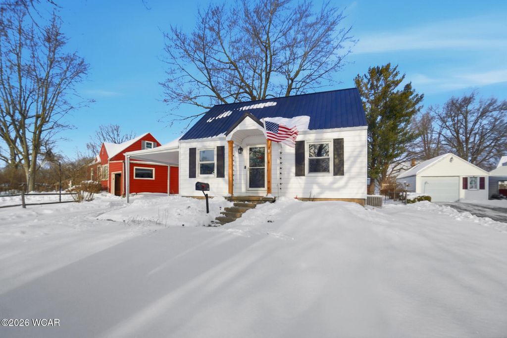 Photo of 275 N Dale Drive, Lima, OH 45805 (MLS # 309287)