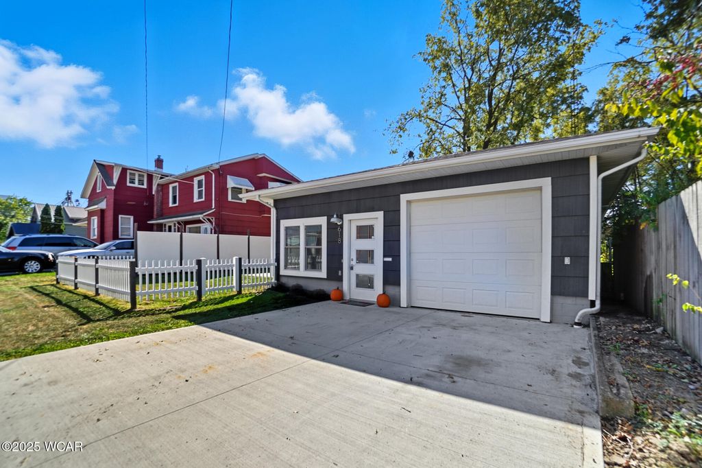 Photo of 618 W Livingston Street, Celina, OH 45822 (MLS # 308460)