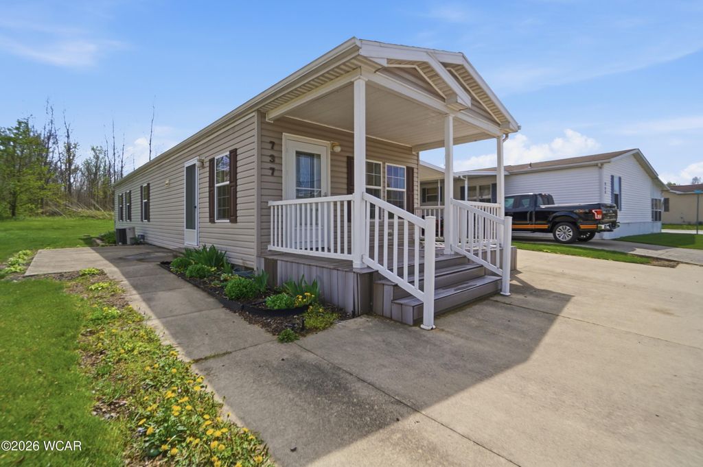 Photo of 737 Lakeridge Drive, Lima, OH 45804 (MLS # 309965)