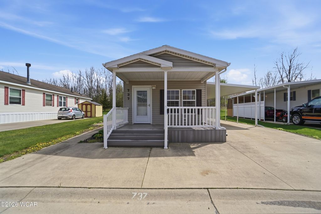 Photo of 737 Lakeridge Drive, Lima, OH 45804 (MLS # 309965)