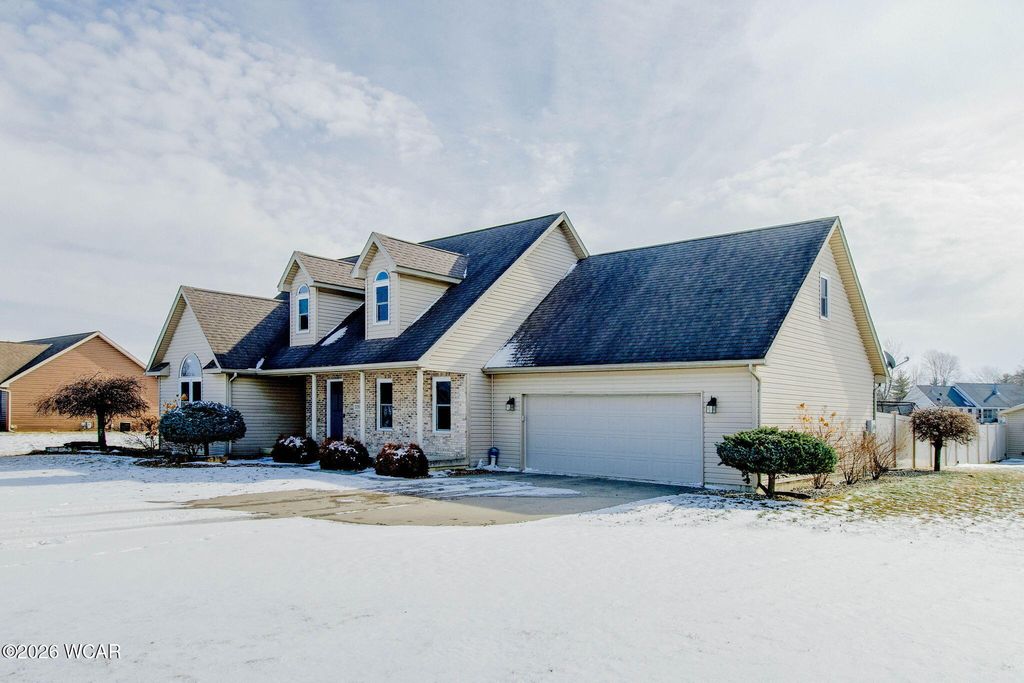 Photo of 2230 N Dixie Highway, Lima, OH 45801 (MLS # 309553)