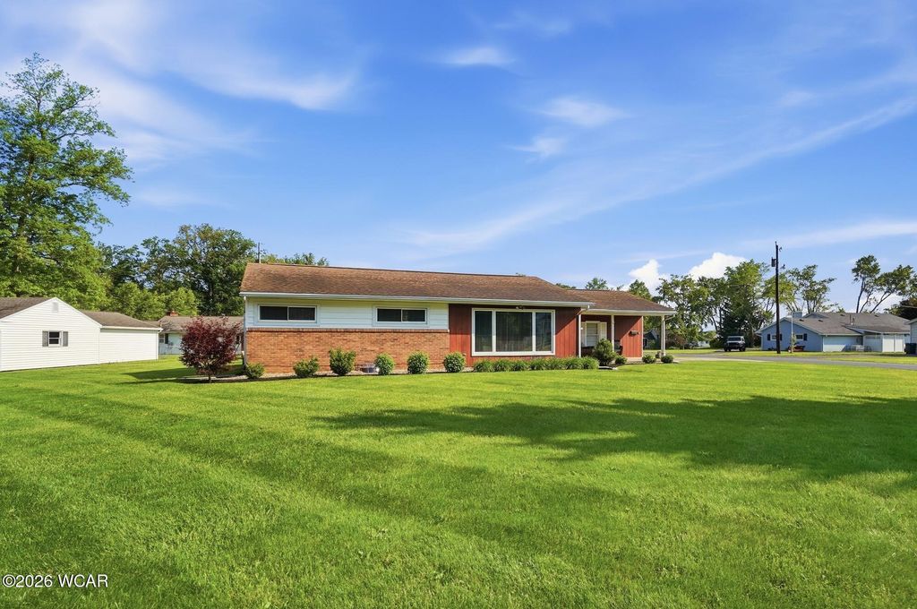 Photo of 1900 Sara Lee Avenue, Lima, OH 45806 (MLS # 310298)