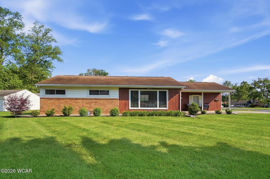 Photo of 1900 Sara Lee Avenue, Lima, OH 45806 (MLS # 310298)