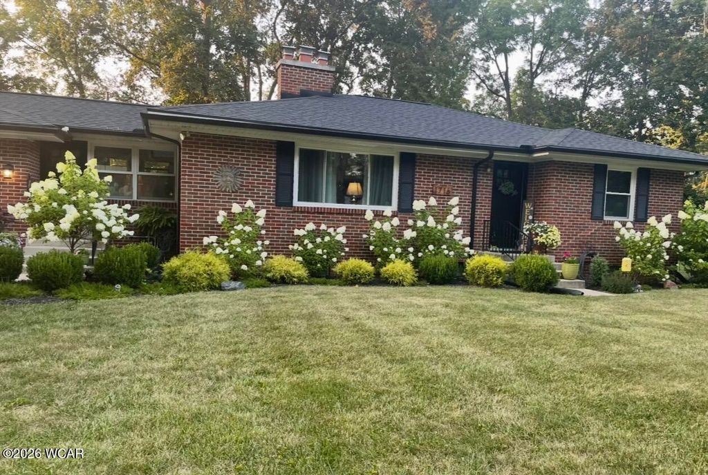 Photo of 1716 OAKLAND PKWY Pkwy, Lima, OH 45805 (MLS # 309406)